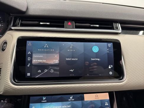 Used 2021 Land Rover Range Rover Velar R-Dynamic S image 33
