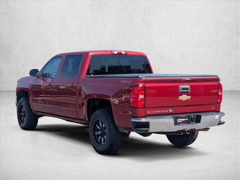 Used 2018 Chevrolet Silverado 1500 LT w/ LT Eassist Package AWD/4WD image 8