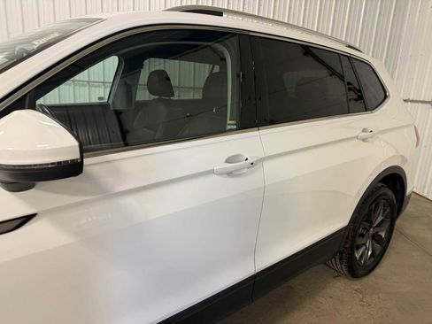 Certified 2022 Volkswagen Tiguan SE image 7