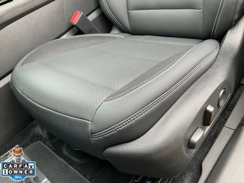 Used 2024 Chevrolet Blazer EV LT AWD/4WD image 18