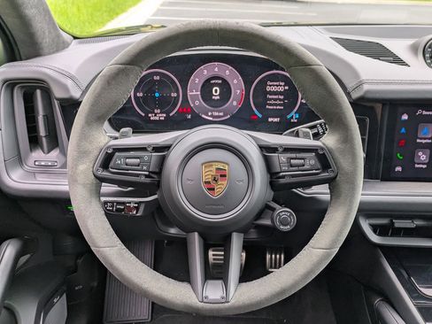 Certified 2025 Porsche Cayenne GTS AWD/4WD image 7