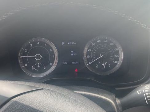 Used 2022 Hyundai Venue SEL image 6