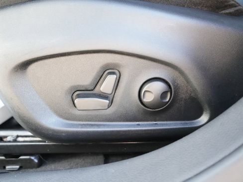 Used 2022 Jeep Compass Limited image 23