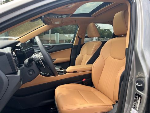 Used 2025 Lexus NX 250 FWD w/ Premium Package image 16