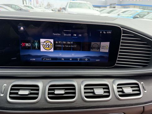 Used 2024 Mercedes-Benz GLS 450 4MATIC image 26