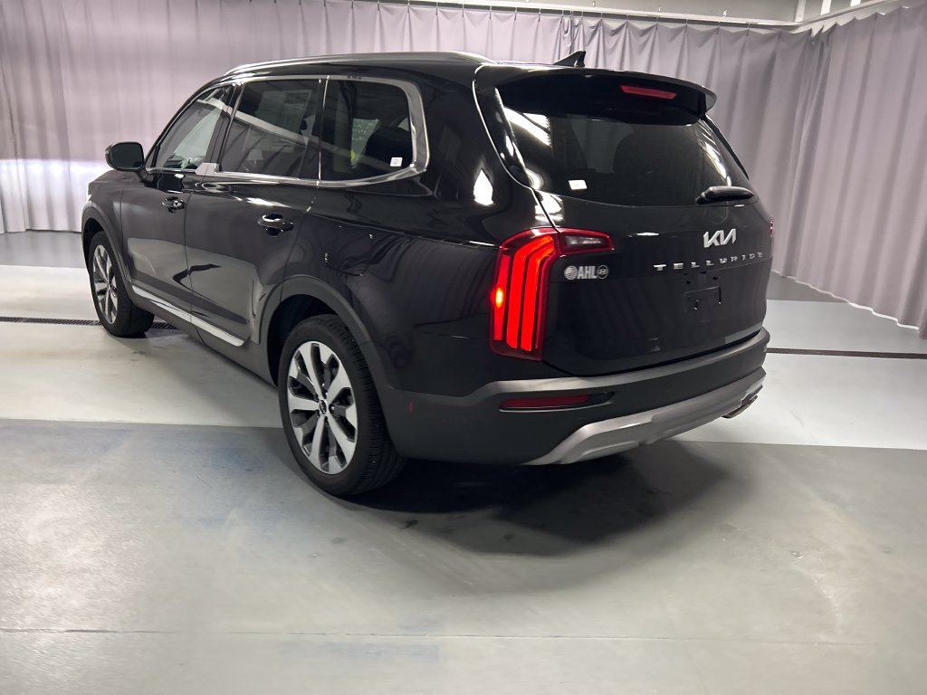 Used 2022 Kia Telluride EX w/ EX Premium Package FWD image 5