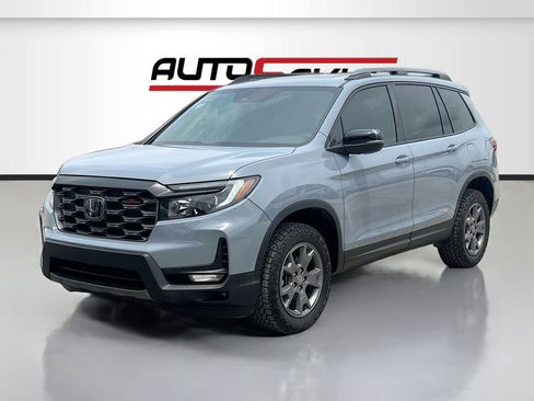 Used 2024 Honda Passport TrailSport image 3