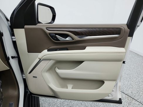 Used 2022 GMC Yukon XL Denali RWD image 21