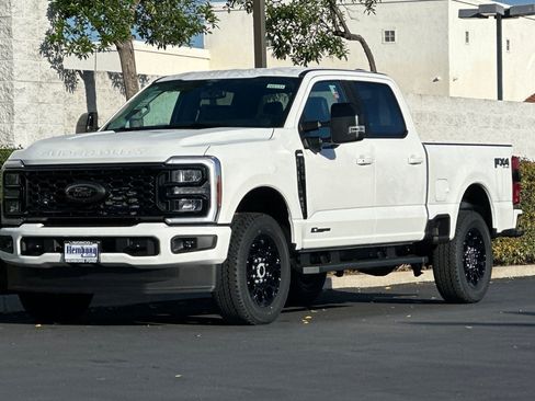 New 2026 Ford F250 Lariat w/ Black Appearance Package image 8