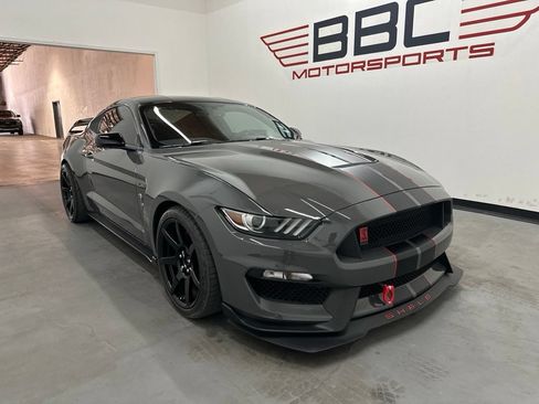 Used 2018 Ford Mustang Shelby GT350R w/ GT350R Equipment Group 920A RWD image 1