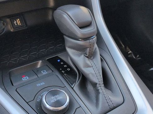 Certified 2025 Toyota RAV4 LE image 22