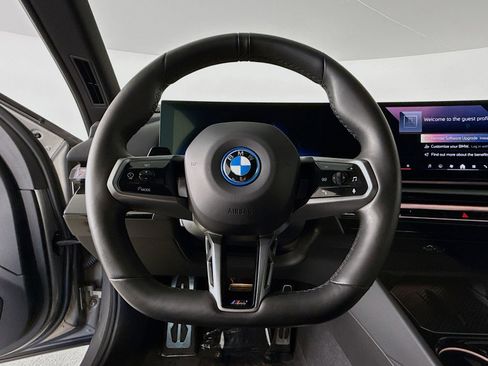 Used 2024 BMW i5 eDrive40i w/ Executive Package image 11