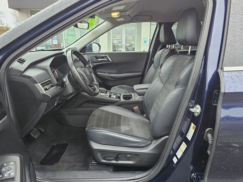 Used 2024 Mitsubishi Outlander SE AWD/4WD image 17