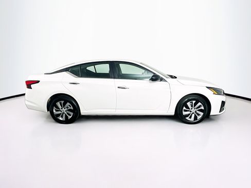 Used 2025 Nissan Altima 2.5 S image 10