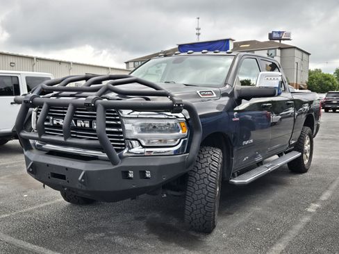 Used 2023 RAM 2500 Laramie AWD/4WD image 1