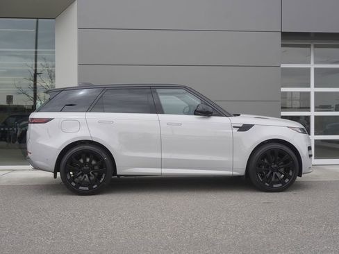 New 2026 Land Rover Range Rover Sport Dynamic SE AWD/4WD image 7