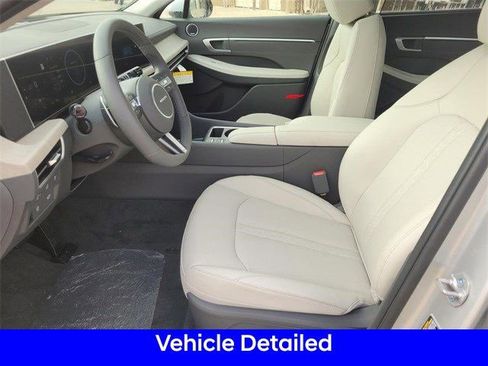 New 2025 Hyundai Sonata Limited image 3