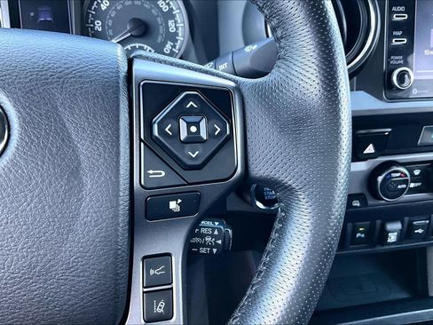 Used 2021 Toyota Tacoma TRD Off-Road w/ Technology Package AWD/4WD image 22