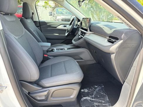New 2026 Ford Explorer Active RWD image 22