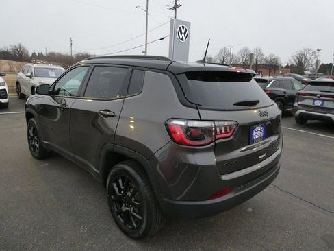 Used 2023 Jeep Compass Latitude AWD/4WD image 29