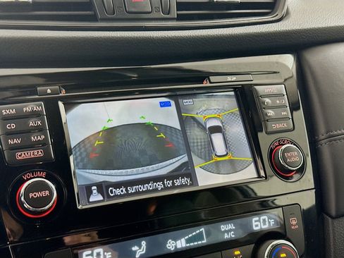 Used 2017 Nissan Rogue SL w/ SL Premium Package image 23