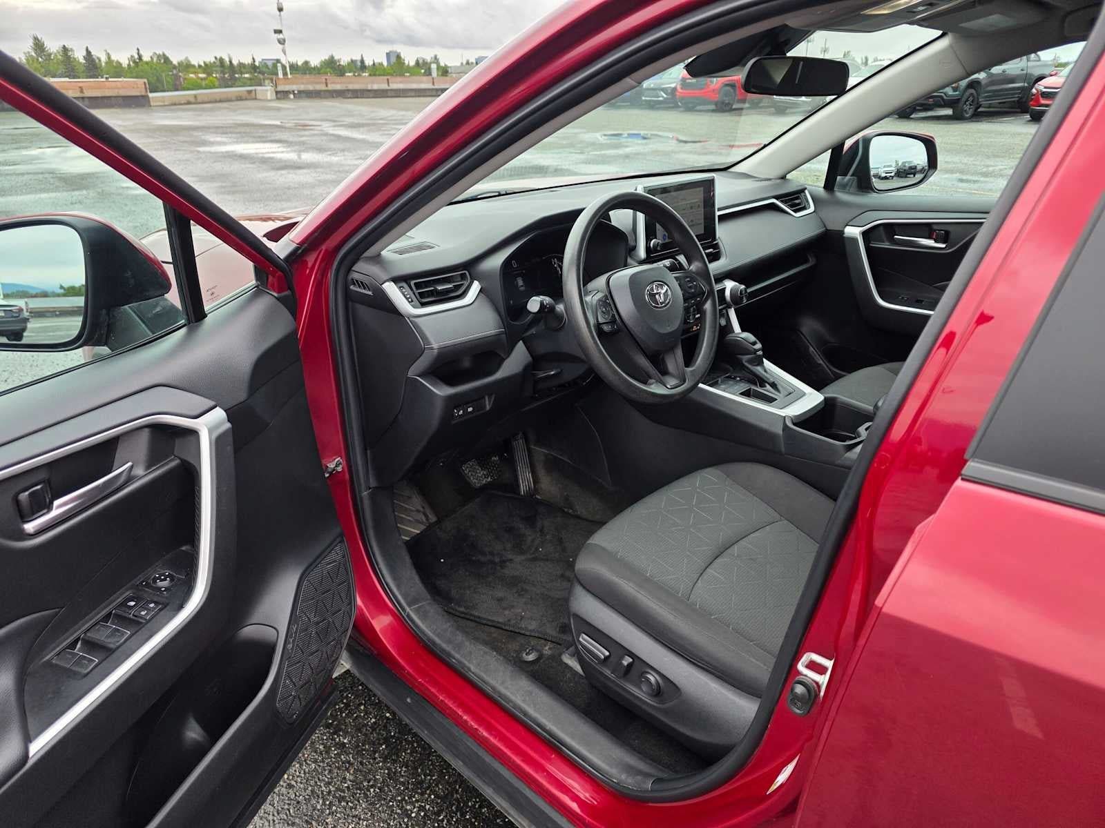Used 2023 Toyota RAV4 XLE FWD image 19