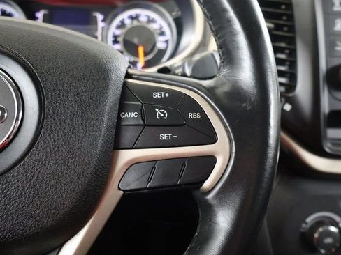 Used 2016 Jeep Cherokee Sport AWD/4WD image 17