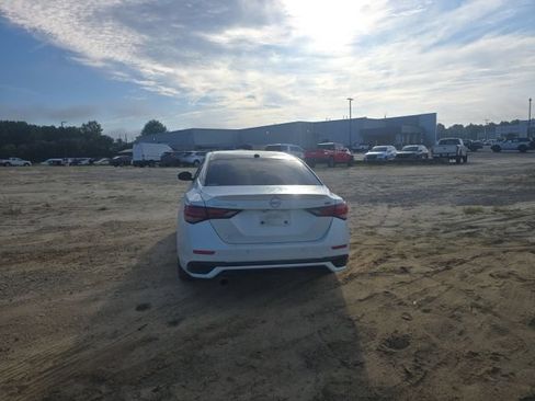 Used 2024 Nissan Sentra SR FWD image 7