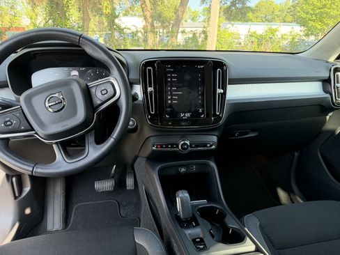 Used 2020 Volvo XC40 T5 Momentum AWD/4WD image 27
