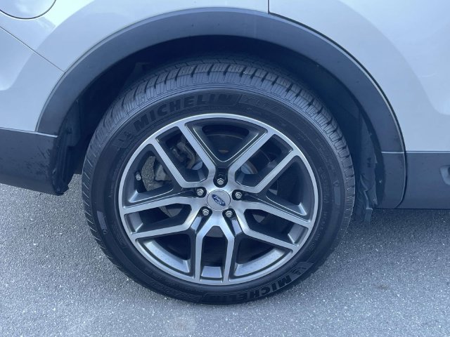 Used 2016 Ford Explorer Sport w/ Equipment Group 401A AWD/4WD image 9