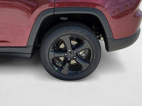 New 2025 Jeep Grand Cherokee Limited w/ Black Appearance Package image 10