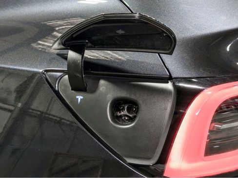 Used 2025 Tesla Model Y Long Range image 5