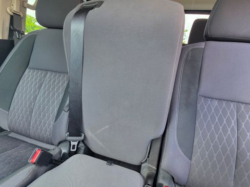 Used 2021 Nissan Titan SV RWD image 17