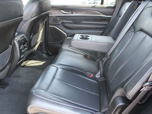 Used 2023 Jeep Grand Cherokee L Overland AWD/4WD image 38