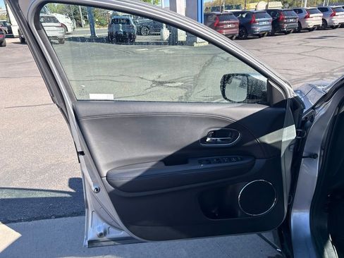 Used 2019 Honda HR-V EX-L image 16