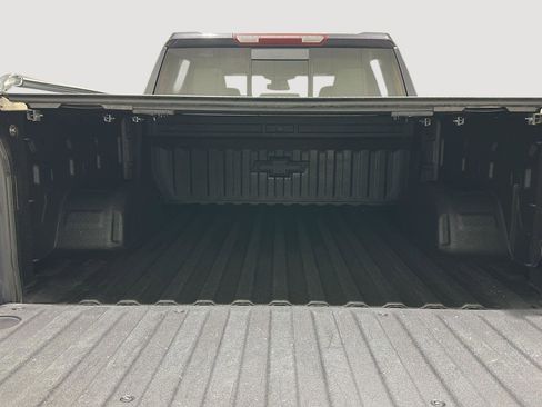 Used 2022 Chevrolet Silverado 1500 LTZ w/ LTZ Premium Package image 23