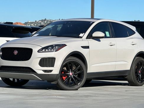 Used 2020 Jaguar E-PACE SE image 2