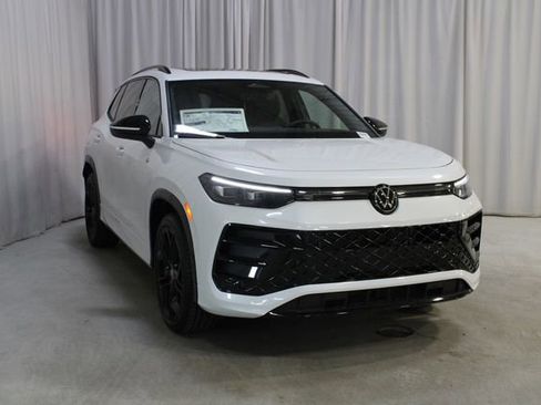 New 2026 Volkswagen Tiguan SE R-Line image 38