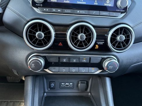 Used 2025 Nissan Sentra SV image 21