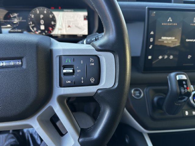 Used 2025 Land Rover Defender 110 S AWD/4WD image 28