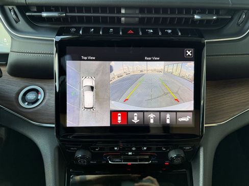 Used 2023 Jeep Grand Cherokee L Summit w/ Advanced Protech Group IV image 28