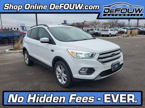 Used 2018 Ford Escape SE image 1