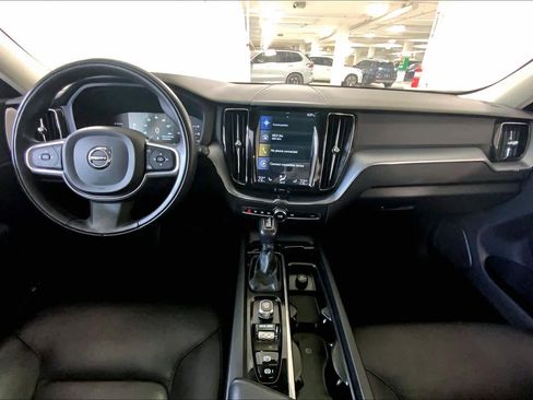 Used 2019 Volvo XC60 T6 Momentum w/ Premium Package image 15