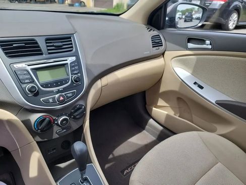Used 2012 Hyundai Accent GLS FWD image 15