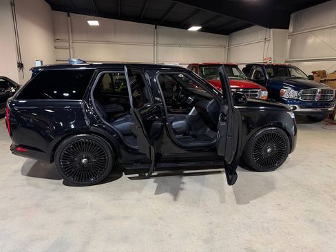 Used 2023 Land Rover Range Rover SE AWD/4WD image 5
