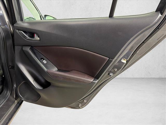 Used 2018 MAZDA MAZDA3 Grand Touring FWD image 17