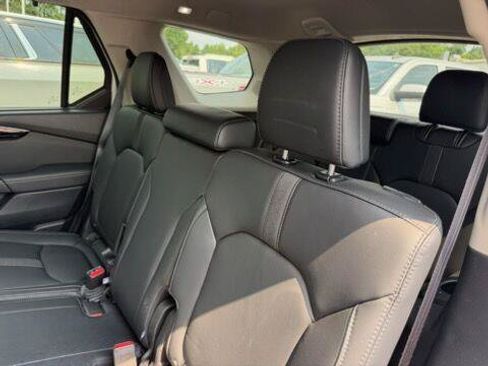 Used 2024 Honda Pilot Touring image 9