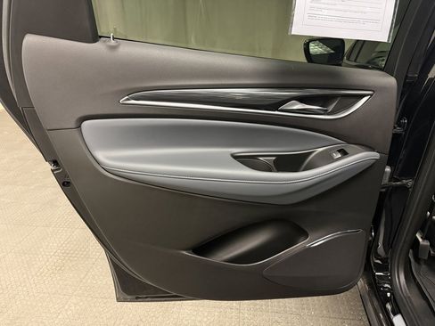 Used 2023 Buick Enclave Essence image 24