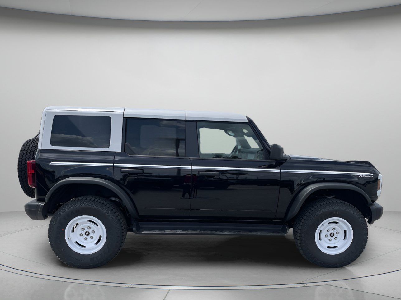 New 2026 Ford Bronco Heritage Edition AWD/4WD image 2