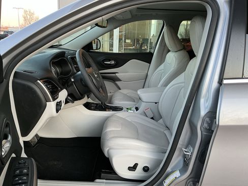 Used 2021 Jeep Cherokee Latitude Lux w/ Sun & Sound Group image 7